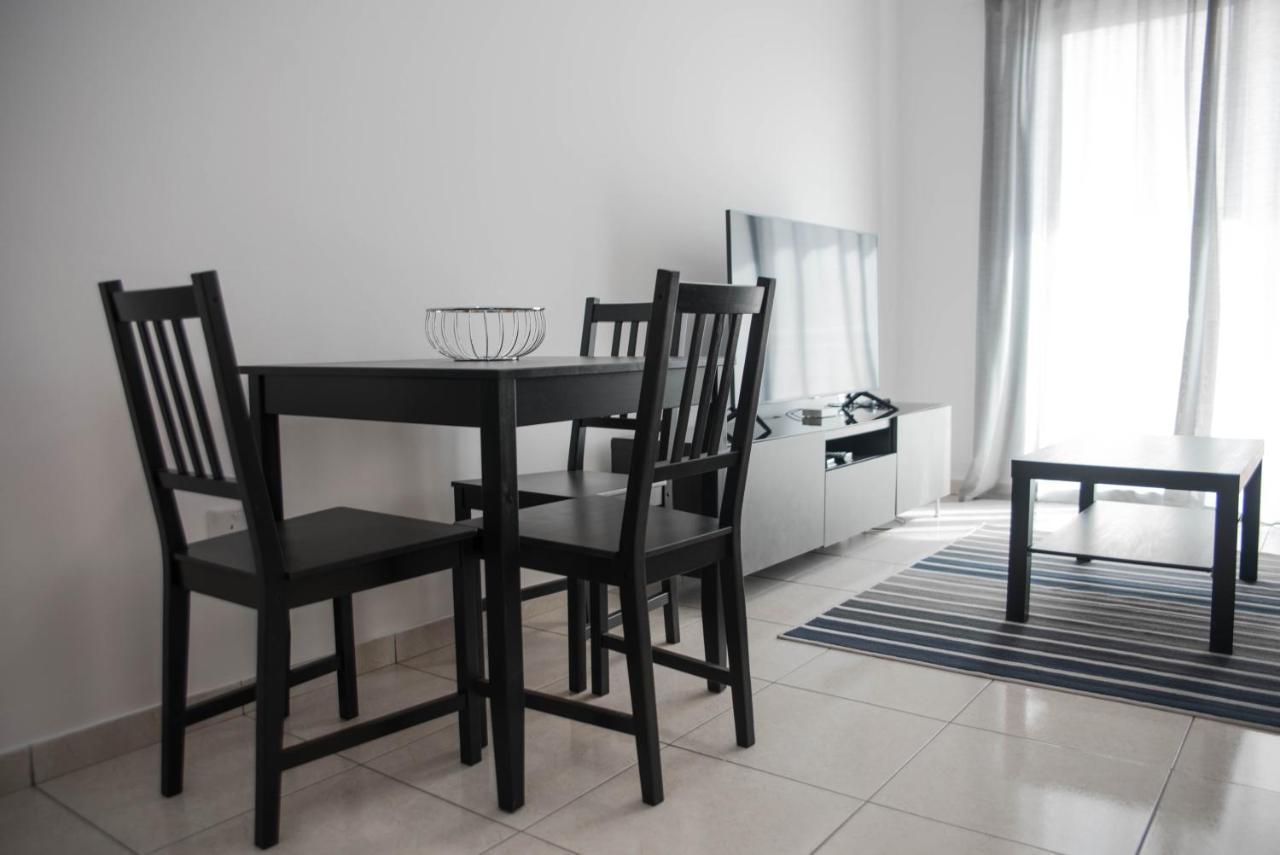 Renovated One Bedroom Apartment In Paphos With Pool エクステリア 写真