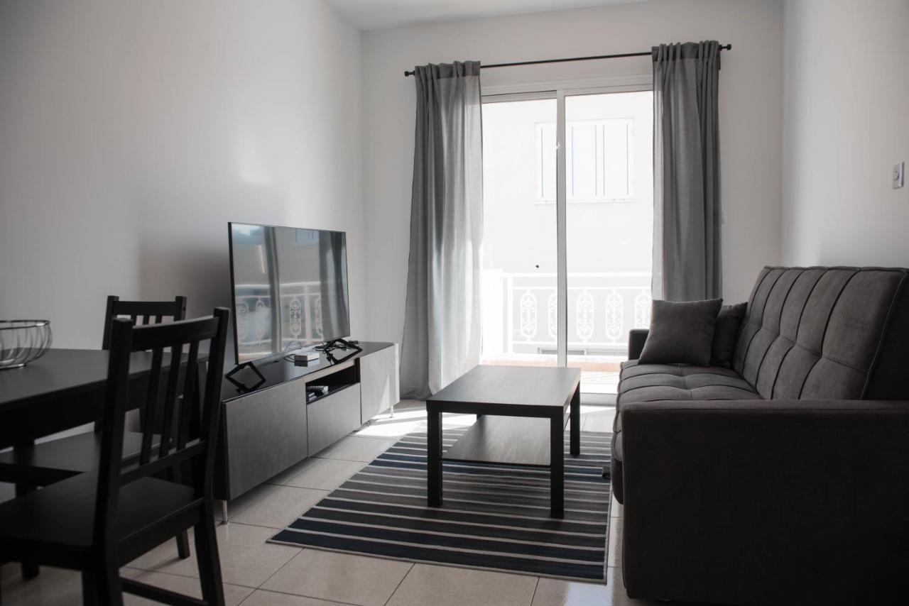 Renovated One Bedroom Apartment In Paphos With Pool エクステリア 写真