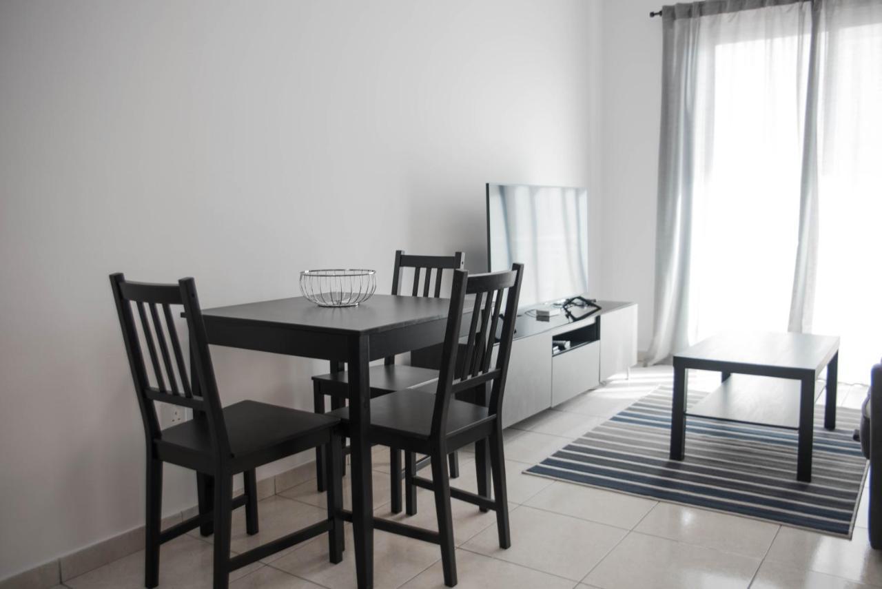 Renovated One Bedroom Apartment In Paphos With Pool エクステリア 写真