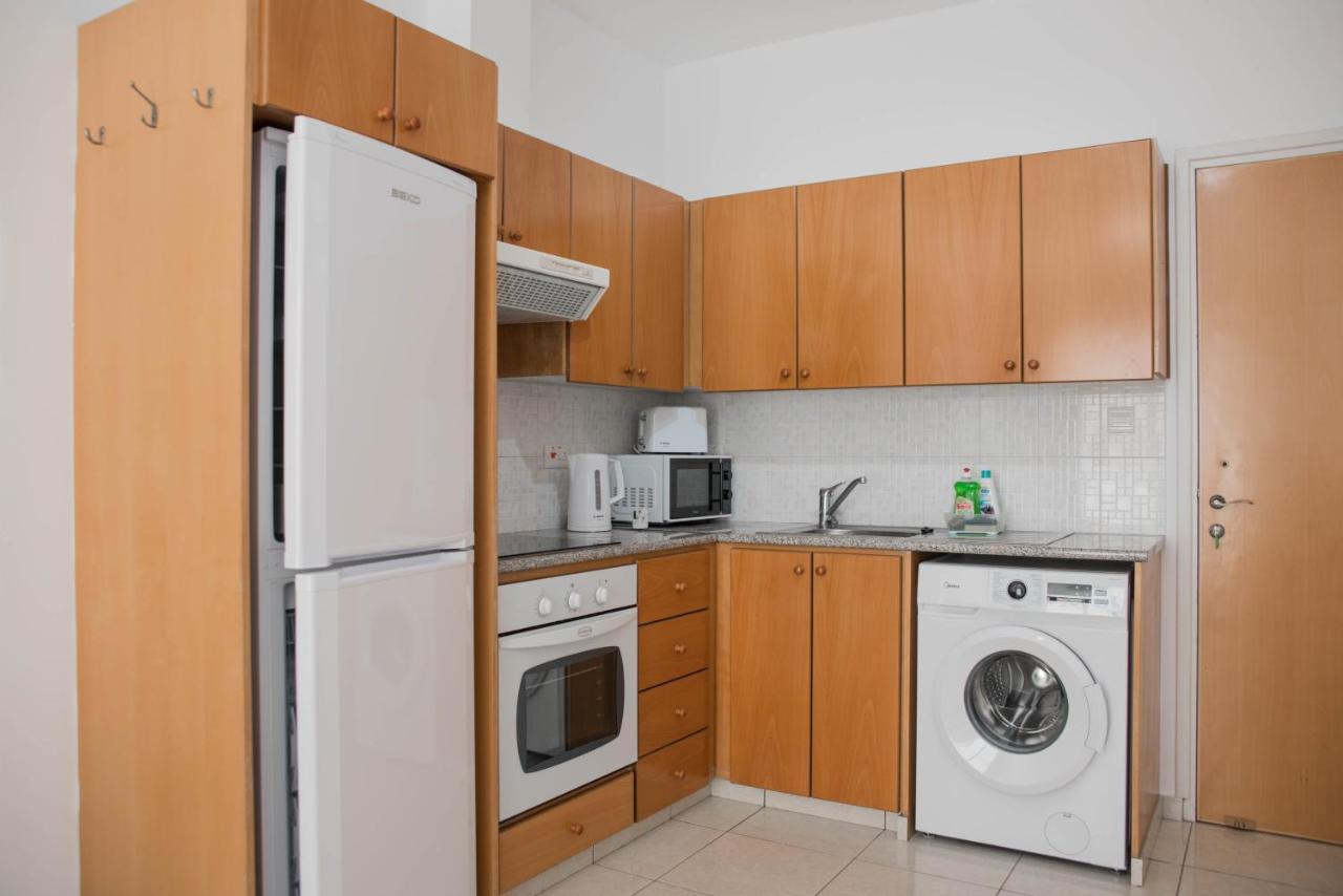 Renovated One Bedroom Apartment In Paphos With Pool エクステリア 写真